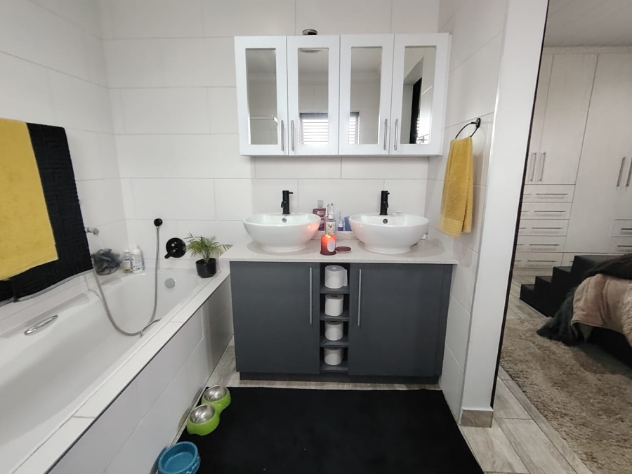 3 Bedroom Property for Sale in Tergniet Western Cape